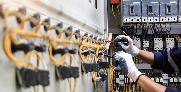 Professional Electrician technician working in Belleville, IL